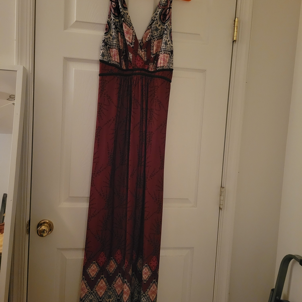 JohnPaulRichard Sleeveless Maxi Dress in Burgundy and Black Pattern